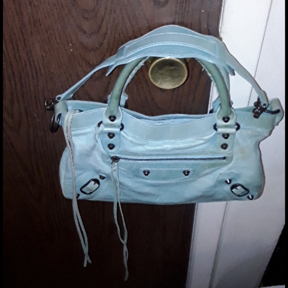 AUTHENTIC BALENCIAGA BAG. DEAL OF THE DAY!😊😊😊😊